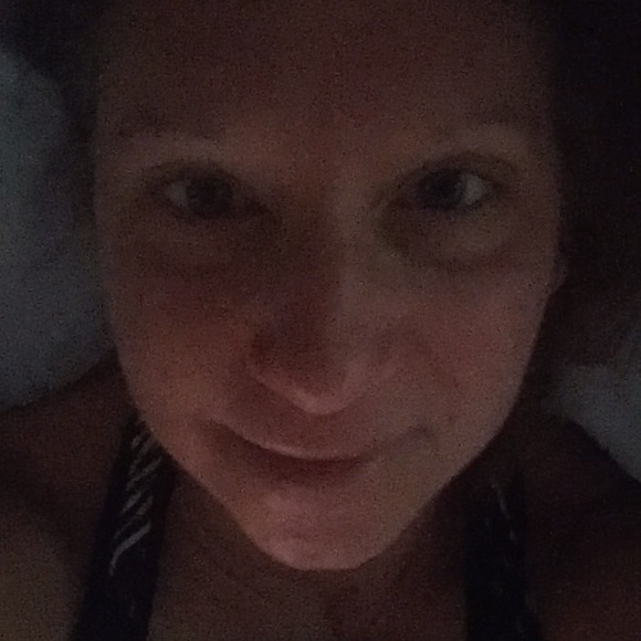 Meet your Posher, Cynthia - Picture 1 of 1